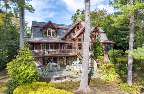 Moultonborough House | Pet Friendly Moose Lodge on Lake Winnipesaukee Sleeps 14