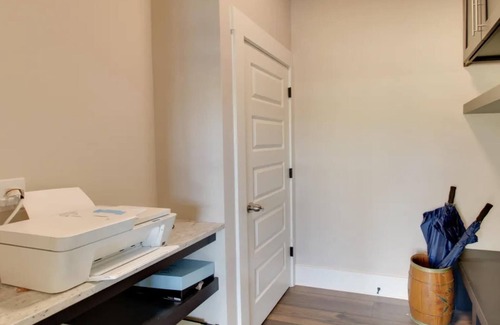 Talking Rock House | Pet friendly Mountaintop – 4-5 bdrms sleeps 12 -18