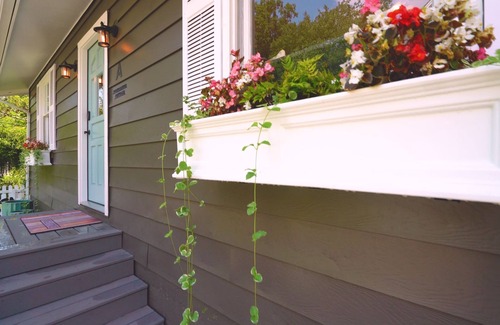 Weaverville Cottage | Pet-Friendly Mountain View Cottage - Large deck & views of Blue Ridge Mtns.