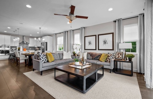 Commerce City House | Pet Friendly New Luxury home on Buffalo Run Golf Course - Pool Table, BBQ