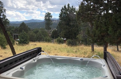 Alto Cabin | Pet-Friendly [no fee!] A-Frame Cabin w/Double-decker Mountain View & Hot Tub