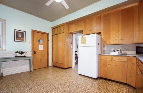 Manistee House | Pet friendly one bedroom home close to everything!
