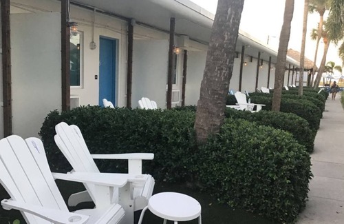 St. Pete Beach Resort | Pet-friendly Property by the Beach! Outdoor Pool, Free Onsite Parking!