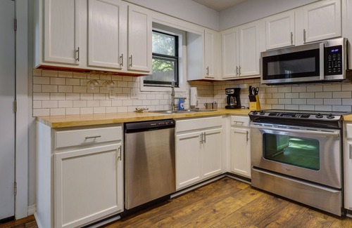 Bellview House | Pet-Friendly Pensacola Vacation Rental w/Patio