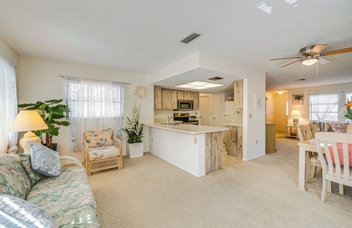 Englewood East House | Pet-Friendly Port Charlotte Home w/Pool & Lanai!