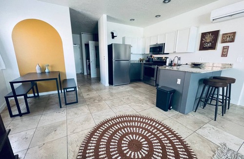 Nob Hill House | Pet Friendly! Private retreat in Nob Hill