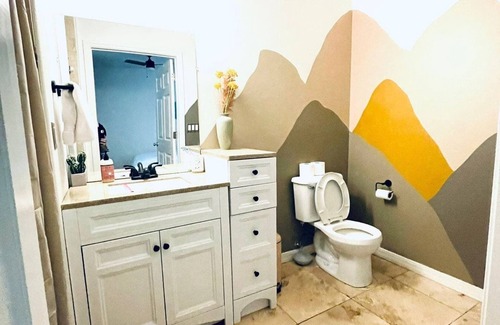 Nob Hill House | Pet Friendly! Private retreat in Nob Hill