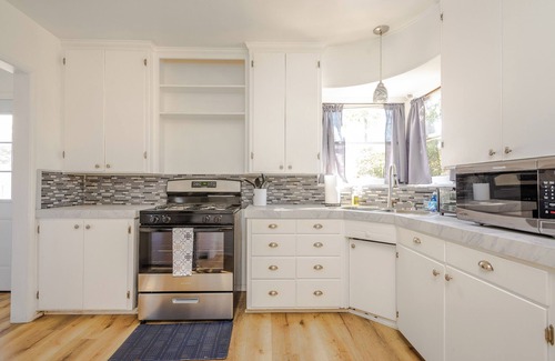 Solvang House | Pet friendly private house in the heart of Solvang! Enjoy a secluded yard and spacious cottage for your family.