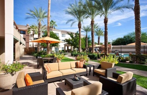 Chandler Apartment | Pet-friendly Property Close to Makutu's Island ! w/Outdoor Pool & Hot Tub
