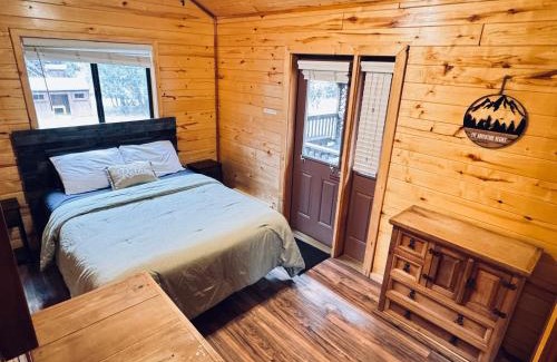 Heber House | Pet Friendly Retreat in Rim Country! With a Spa!
