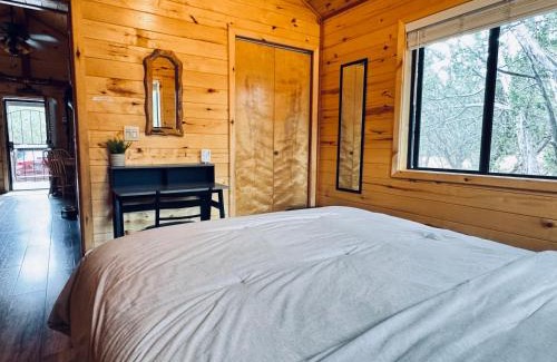 Heber House | Pet Friendly Retreat in Rim Country! With a Spa!