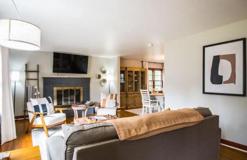 Hendersonville House | Pet-Friendly Retreat~$375 Free Activities Daily