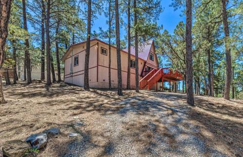 Ruidoso House | Pet-Friendly Ruidoso Cabin with Deck and Grill!