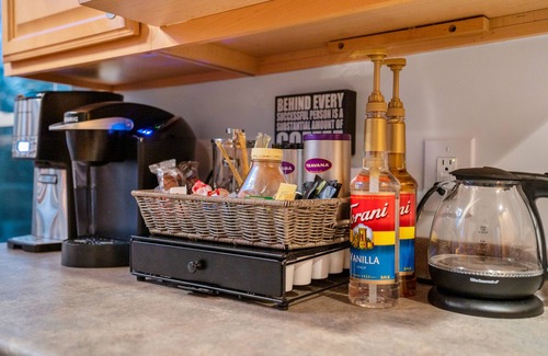 Fairview Cabin | Pet-friendly serene cabin with air hockey and fire pit