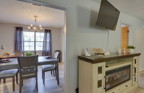 Slocomb House | Pet-Friendly Slocomb Vacation Rental w/Sunroom!