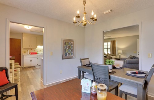 Slocomb House | Pet-Friendly Slocomb Vacation Rental w/Sunroom!
