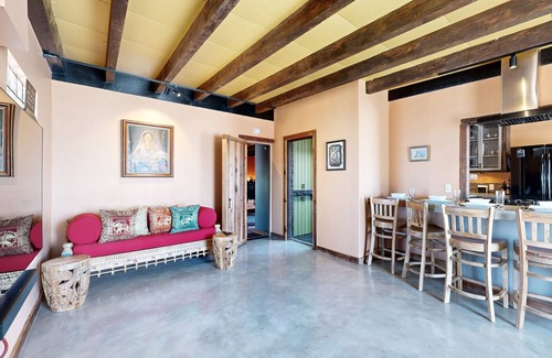 Joshua Tree Cabin | Pet-Friendly, Spacious & Centrally Located