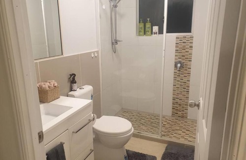 Caloundra Apartment | Pet friendly & spacious two bedroom guest unit