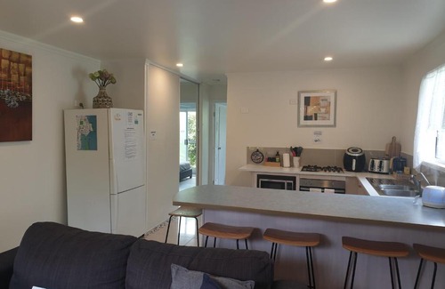 Caloundra Apartment | Pet friendly & spacious two bedroom guest unit