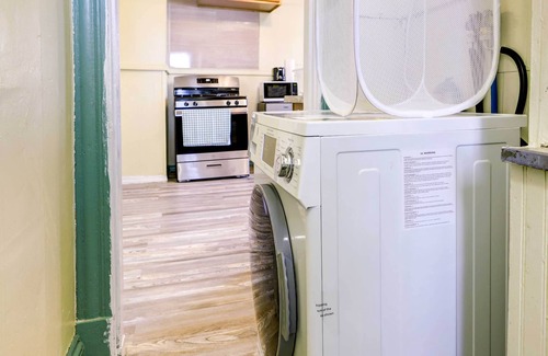 Springfield Apartment | Pet-Friendly Springfield Vacation Rental!