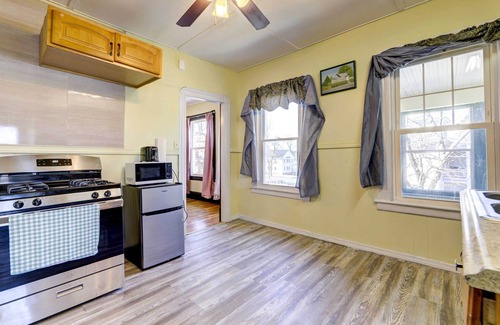 Springfield Apartment | Pet-Friendly Springfield Vacation Rental!