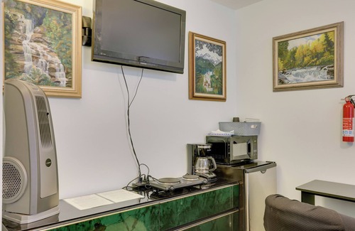 North River Shores Apartment | Pet-Friendly Stuart Studio < 3 Mi to Downtown!