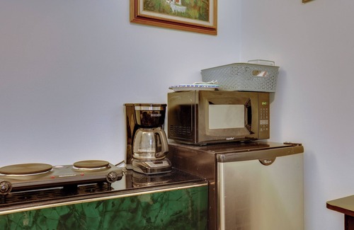 North River Shores Apartment | Pet-Friendly Stuart Studio < 3 Mi to Downtown!