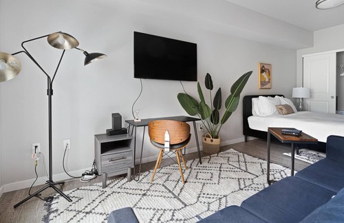 Bothell Apartment | Pet-Friendly Studio in Bothell Near Trails & Shops