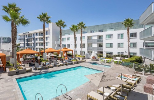 Downtown Apartment | Pet Friendly Studio in Glendale + Parking