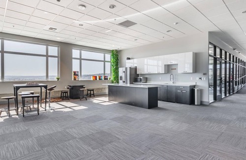 Southcenter Apartment | Pet-Friendly Studio in Tukwila Near Kaiser, w/ Gym
