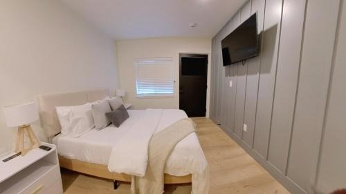 Coeur d'Alene Apartment | Pet Friendly Studio Next To Food Pavilion