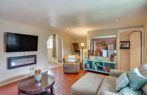 Costa Mesa Apartment | Pet-Friendly Studio in Costa Mesa - 7 Mi to Beach!