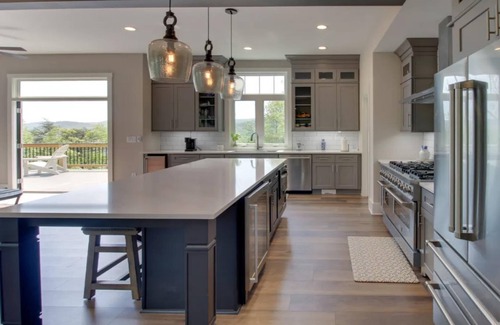Talking Rock House | Pet friendly. Stunning mountaintop home nestled in the Blue Ridge Mountains.