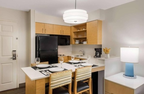 Arrowood Hotel | Pet Friendly Stylish Suite with Apartment-Style Comfort Near Charlotte Hotspots