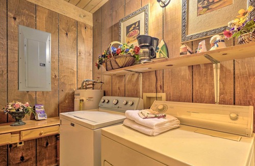 Topton House | Pet-Friendly Topton Home w/ Furnished Deck!