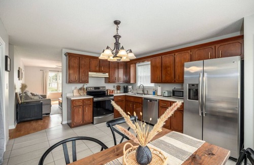Clarksville Apartment | Pet-Friendly Union Hall Gem | King Bed Big Fenced Yard