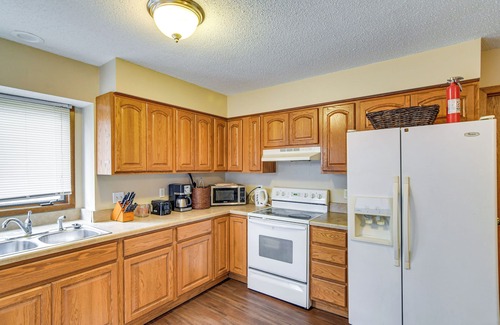 Urbandale House | Pet-Friendly Urbandale Home ~ 8 Mi to Des Moines!