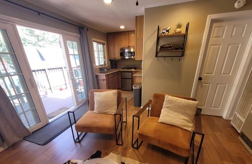 Green Valley Lake Cabin | Pet Friendly Studio with Murphy Bed, BaseCampGVL