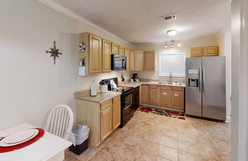 Open Sands House | Pet Friendly Near Emerald Beach Short walk to Beach Free Golf Every Day!