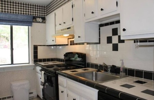 Waterville Valley Condo | Pet Friendly Waterville Valley Condo with outdoor Pool and easy walk to Town Square (WHD41V)