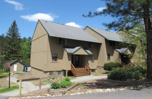 Waterville Valley Condo | Pet Friendly Waterville Valley Condo with outdoor Pool and easy walk to Town Square (WHD41V)
