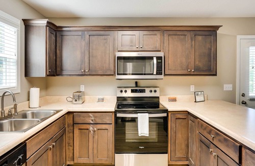 Benton House | Pet-Friendly Vacation Rental Near Kentucky Lake!