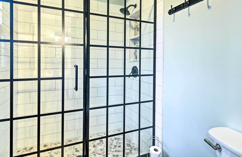 Helenwood House | Pet-Friendly Vacation Rental Near Brimstone!