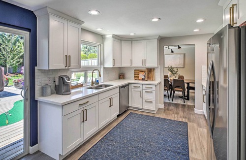 University Place House | Pet-Friendly Washington Gem w/ Yard & Hot Tub!