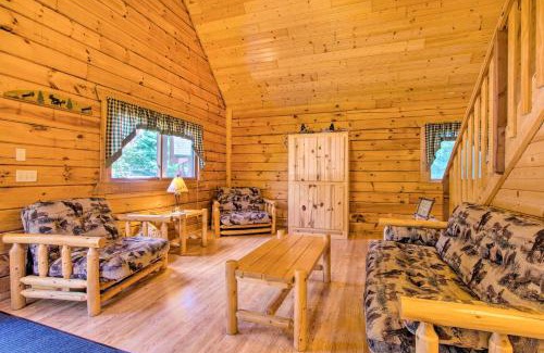 Warrens House | Pet-Friendly Warrens Cabin with Fire Pit!