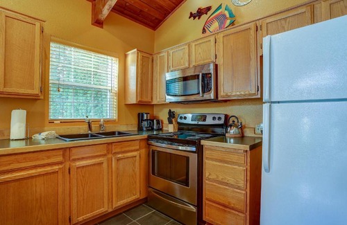 White Salmon House | Pet Friendly Waveseeker Private Yard