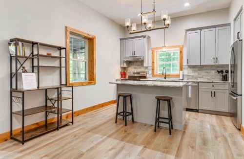 Waynesville House | Pet-Friendly Waynesville Cabin with Deck and Mtn Views