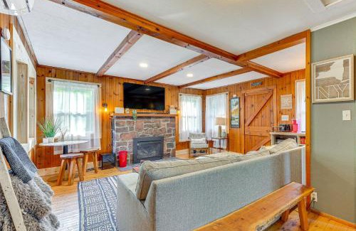 Wilmington House | Pet-Friendly Wilmington Retreat with Hot Tub!