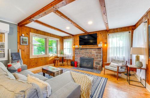Wilmington House | Pet-Friendly Wilmington Retreat with Hot Tub!