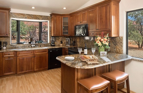 Oak Creek House | Pet FriendlynHike, Bike, Enjoy!